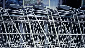 Boltbezárásokra készülhetnek a magyar vásárlók – hosszú hétvégék sora jön, már most érdemes felkészülni