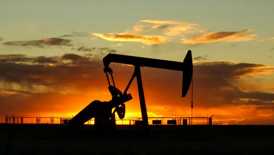 Megbillent a régió energiabiztonsága – Magyarország segíthet a szerb olajválságban