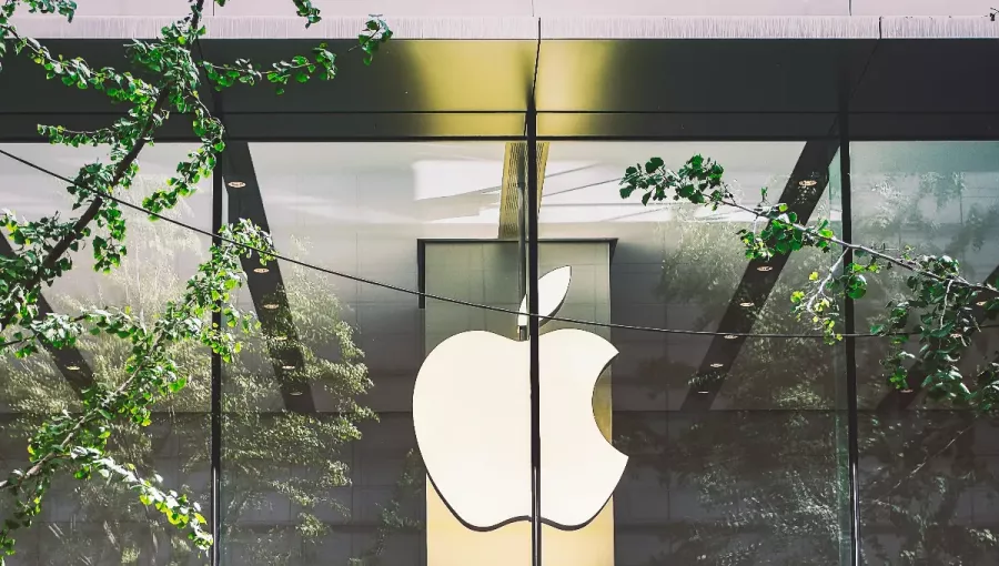 Európai appfejlesztők közösen lépnek fel az Apple díjpolitikája ellen, és uniós szabályozási beavatkozást sürgetnek. Szerintük az App Store feltételei aránytalan terheket rónak a kisebb fejlesztőkre és torzítják a versenyt.