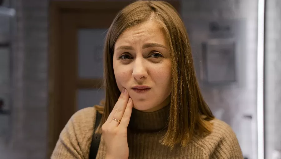 Ünnepi figyelmeztetés: a fogmosás elhanyagolása hirtelen fogfájást és sürgősségi ellátást is okozhat