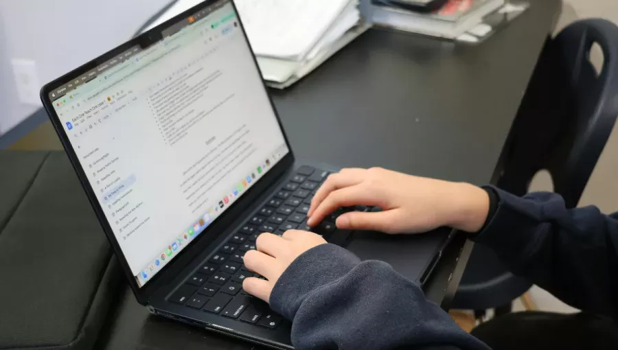 DIGITÁLIS FORDULAT AZ OKTATÁSBAN ÉS AZ EGÉSZSÉGÜGYBEN – GYORSABB ÜGYINTÉZÉST AKARNAK AZ EMBEREK