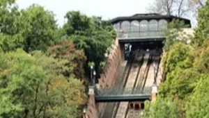 Változnak a jegyek Budapesten – új szabályok a siklónál és a libegőnél