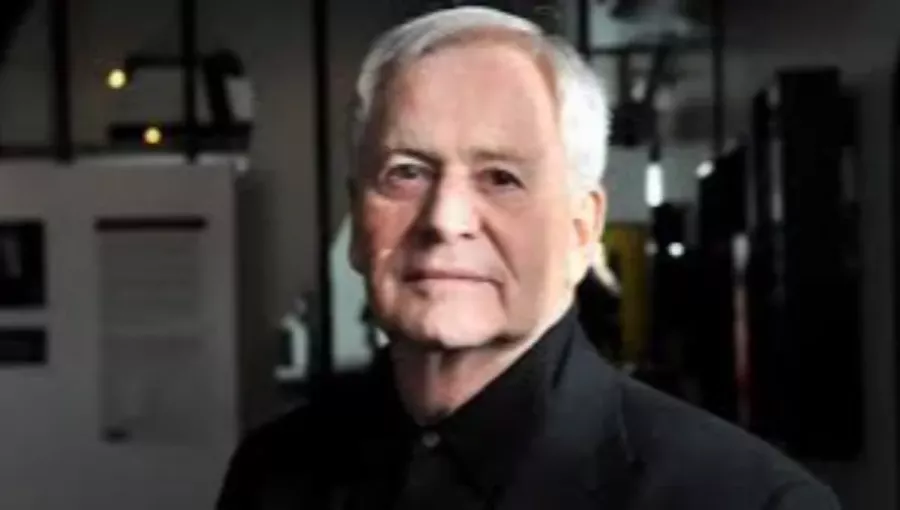 88 év – Szabó István A Magyar Hollywood Tanács tisztelettel köszönti Szabó Istvánt 88. születésnapja alkalmából.  