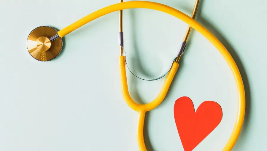 2026 február 24-én új, innovatív terápiát vezettek be a súlyos szívritmuszavarok kezelésére a Pécsi Tudományegyetem Szívgyógyászati Klinikáján, a Semmelweis Egyetem szakmai közreműködésével.