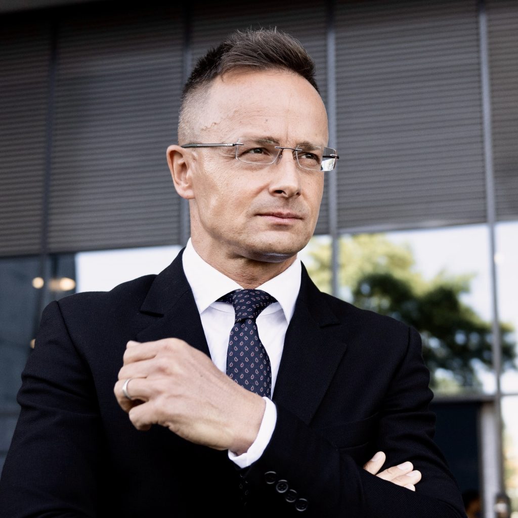 Külföldi titkosszolgálatok és magyar újságíró? – Lehallgatási botrány, Orbán vizsgálatot indított, Szijjártó reagált, újságíró nyilatkozott Külföldi titkosszolgálatok és magyar újságíró? – Lehallgatási botrány, Orbán vizsgálatot indított, Szijjártó reagált, újságíró nyilatkozott