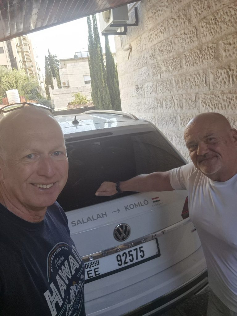 Autóval Ománból Komlóra, át az egész Közel-Keleten Autóval Ománból Komlóra, át az egész Közel-Keleten