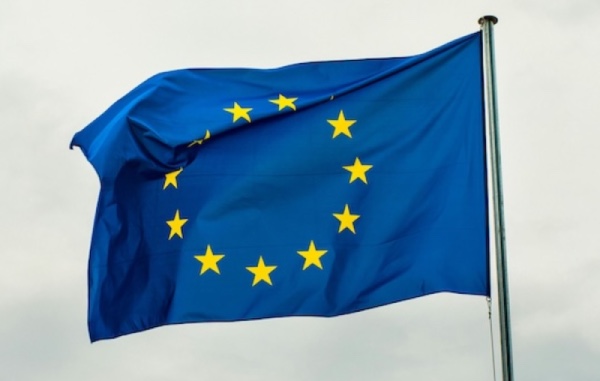 Brüsszel gyors kapcsolatjavítást sürget Magyarország új vezetésével a választás után Brüsszel gyors kapcsolatjavítást sürget Magyarország új vezetésével a választás után