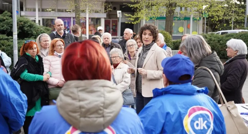 Dobrev Klára Göncz Árpád szobránál üzent: „Soha egyetlen pillanatra sem hajlott meg a gerincünk” Dobrev Klára Göncz Árpád szobránál üzent: „Soha egyetlen pillanatra sem hajlott meg a gerincünk”