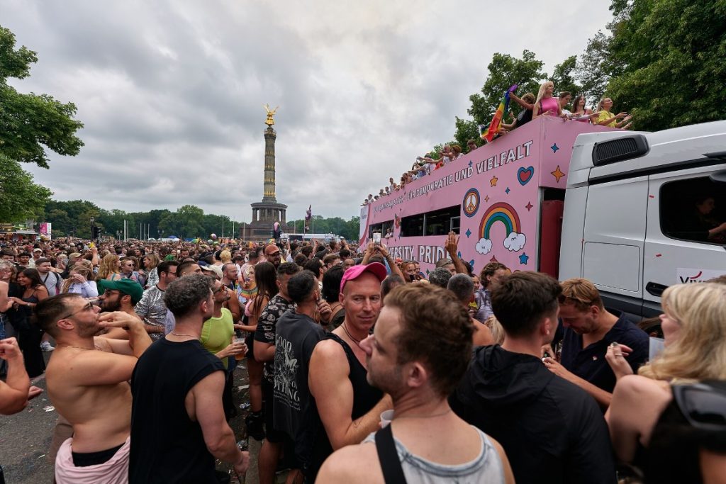Lelőtték a berlini Pride-támadás gyanúsítottját – egy nő meghalt, 29 ember megsérült Lelőtték a berlini Pride-támadás gyanúsítottját – egy nő meghalt, 29 ember megsérült