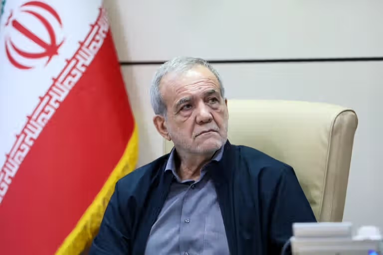 Pezeskian sem tudja, valóban Irán legfelsőbb vezetőjével találkozott-e – különös történet szivárgott ki Teheránból Pezeskian sem tudja, valóban Irán legfelsőbb vezetőjével találkozott-e – különös történet szivárgott ki Teheránból