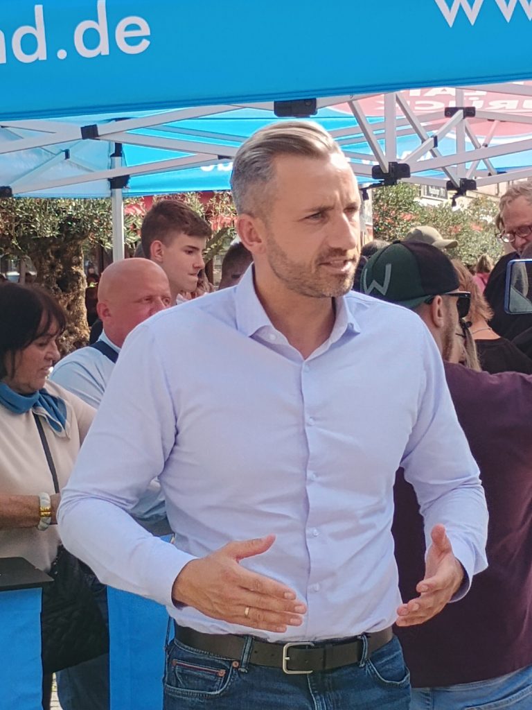 Rekorderedménnyel nyer az AfD Szász-Anhaltban – három mandátum hiányzik az önálló többséghez Rekorderedménnyel nyer az AfD Szász-Anhaltban – három mandátum hiányzik az önálló többséghez