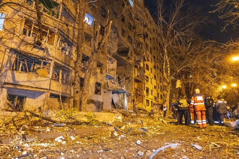 43 sérült, köztük 11 gyerek – irányított bomba csapódott egy harkivi lakóházba 43 sérült, köztük 11 gyerek – irányított bomba csapódott egy harkivi lakóházba