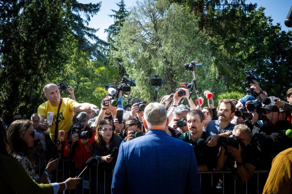 Orbán Kötcsén: „Vége a türelemnek, eljött a nemzeti ellenállás ideje” Orbán Kötcsén: „Vége a türelemnek, eljött a nemzeti ellenállás ideje”