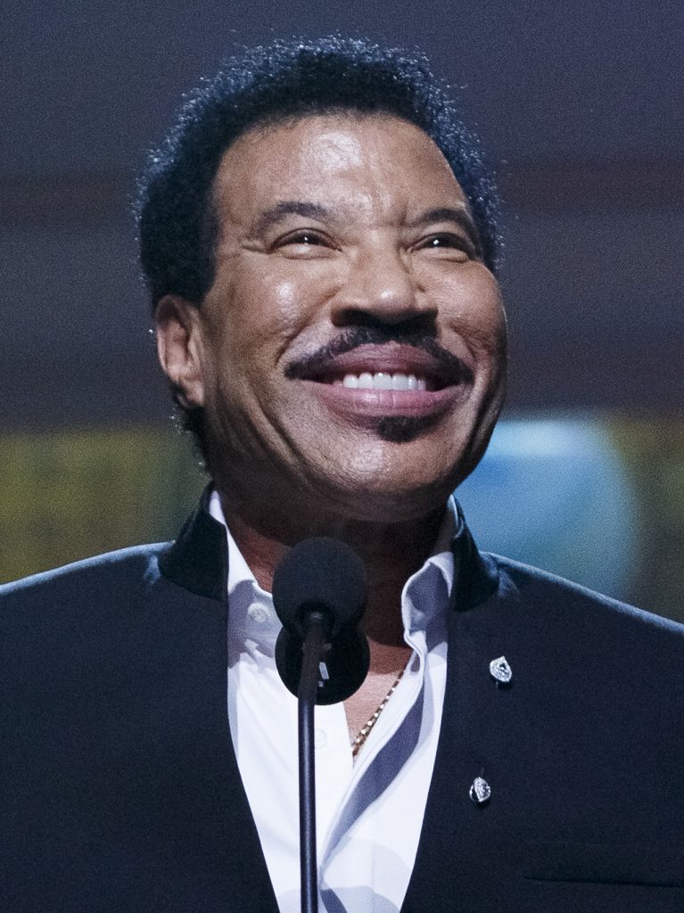 Intenzív osztályra került Lionel Richie a koncertje után – két hónapon belül másodszor lett rosszul Intenzív osztályra került Lionel Richie a koncertje után – két hónapon belül másodszor lett rosszul