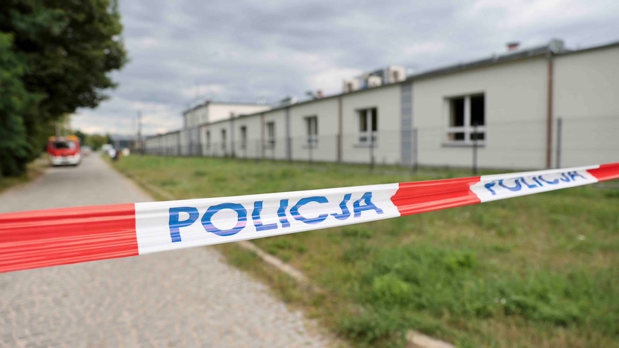Szabotázs volt a lengyel dróngyár tüze – maszkos behatolót vett fel a kamera Szabotázs volt a lengyel dróngyár tüze – maszkos behatolót vett fel a kamera