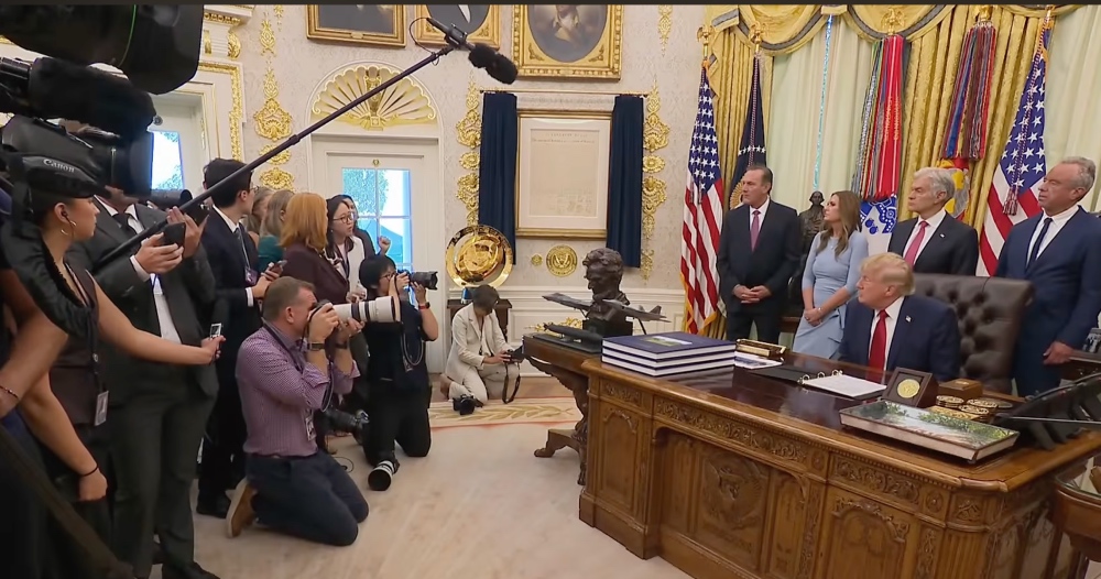 Frontvonal a sajtószobában: Trump kitiltotta a CNN-t, a Politicót és az MS NOW-t a Fehér Házból Frontvonal a sajtószobában: Trump kitiltotta a CNN-t, a Politicót és az MS NOW-t a Fehér Házból