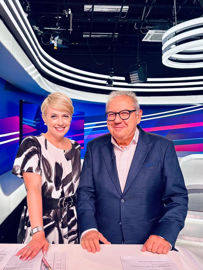 Nyolc év után visszatér Pásztó élére Dömsödi Gábor – a korábbi televíziós műsorvezető megnyerte az időközi polgármester-választást Nyolc év után visszatér Pásztó élére Dömsödi Gábor – a korábbi televíziós műsorvezető megnyerte az időközi polgármester-választást