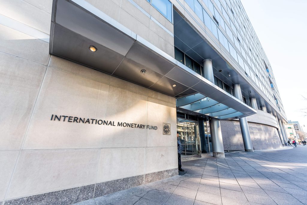 Nyugdíjkorhatár, rezsicsökkentés, lakáshitelek és adók – jelentős változtatásokat javasol az IMF, közben a kormány már megkezdte az adóreformot Nyugdíjkorhatár, rezsicsökkentés, lakáshitelek és adók – jelentős változtatásokat javasol az IMF, közben a kormány már megkezdte az adóreformot