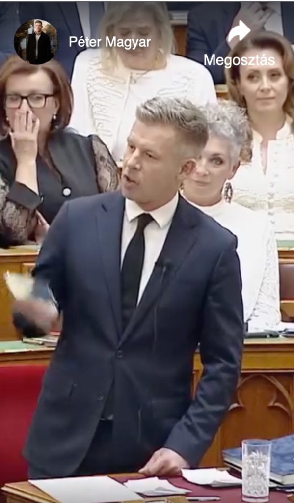Magyar Péter a volt főügyész SMS-eivel állt elő a parlamentben, majd Nagy Attila Tibornak is odaszólt – elszabadult a vita Magyar Péter a volt főügyész SMS-eivel állt elő a parlamentben, majd Nagy Attila Tibornak is odaszólt – elszabadult a vita